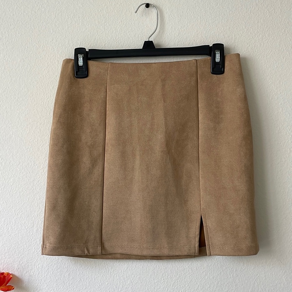 Mid-thigh shade skirt